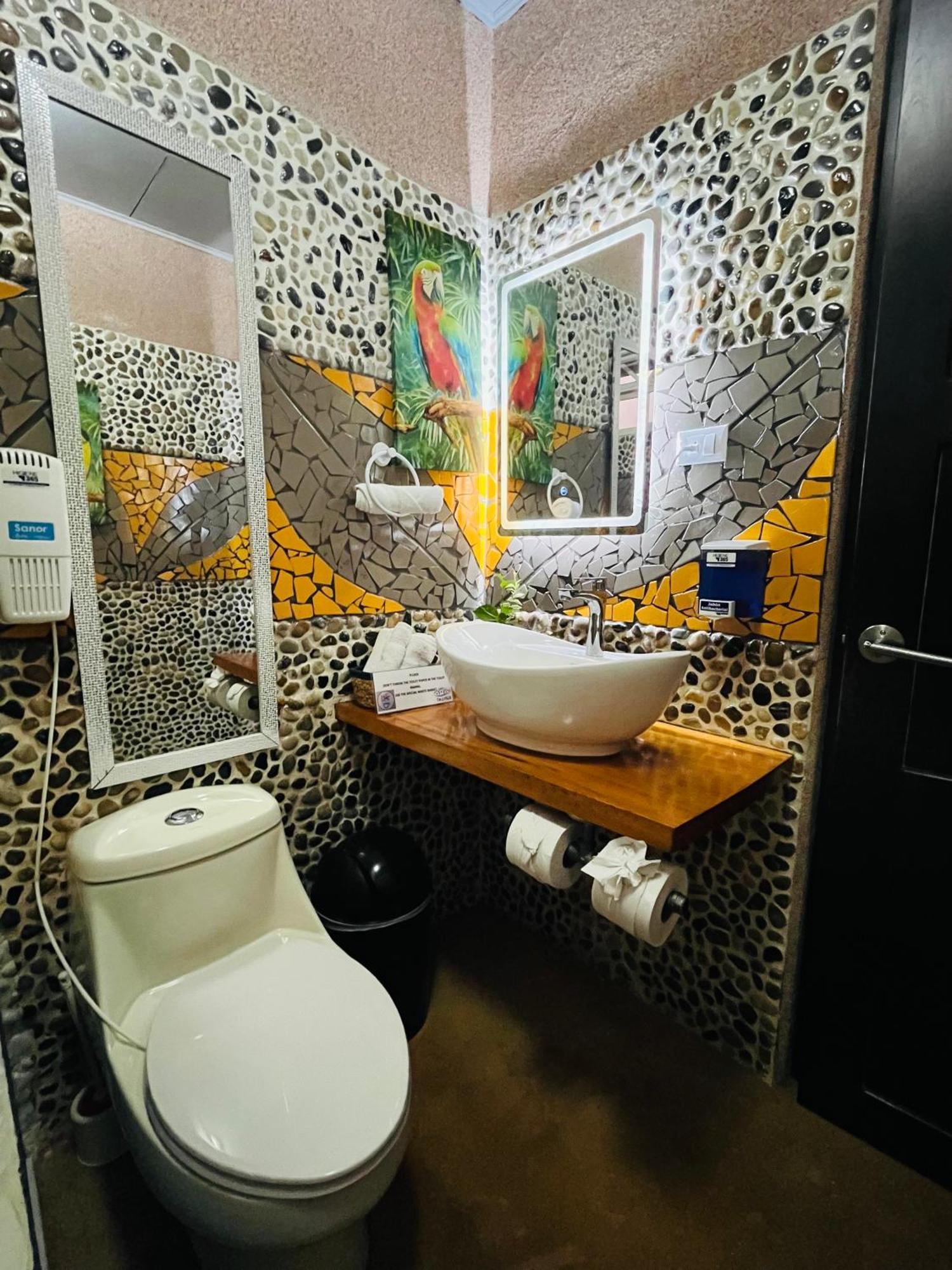 Sunrise House Bed & Breakfast Quepos Eksteriør bilde